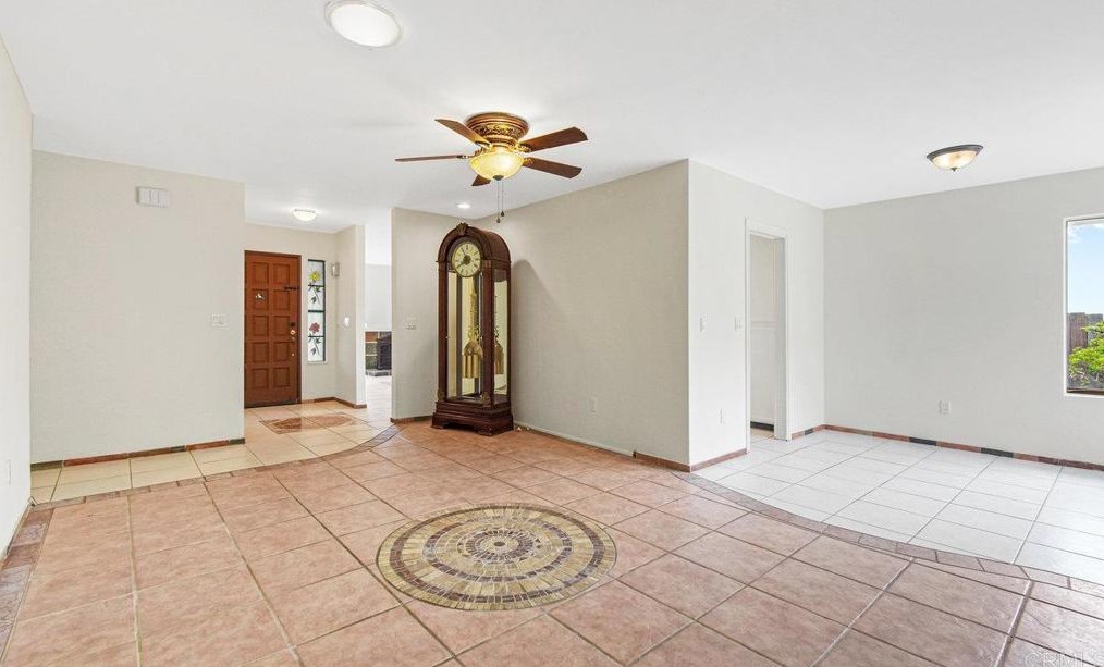 2150 Montcliff Rd, San Diego CA 92139-3916 exterior