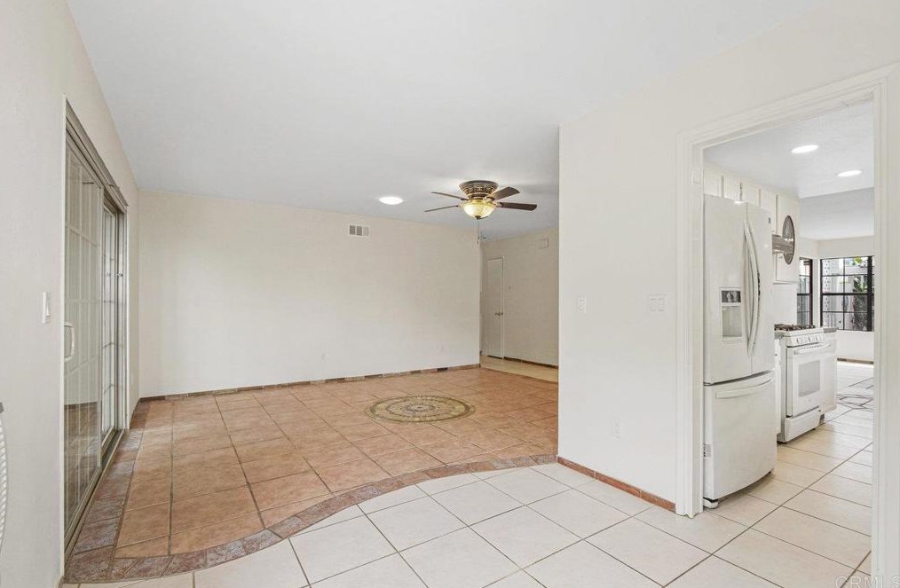 2150 Montcliff Rd, San Diego CA 92139-3916 exterior