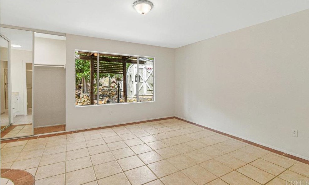 2150 Montcliff Rd, San Diego CA 92139-3916 exterior