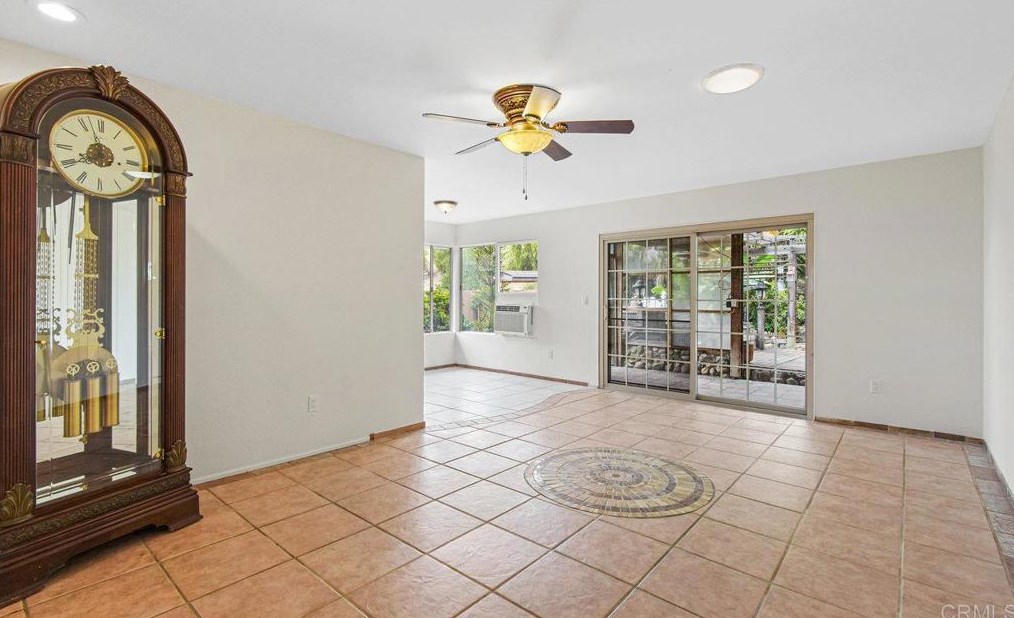 2150 Montcliff Rd, San Diego CA 92139-3916 exterior