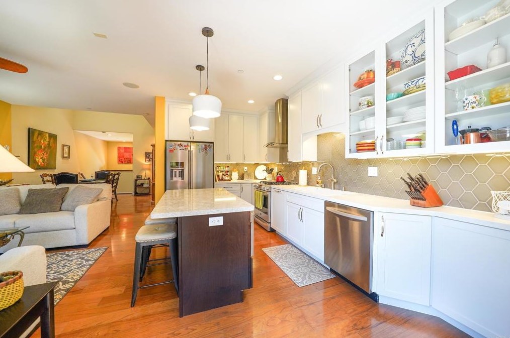 9806 Old Tree Ln, Santee, CA 92071
