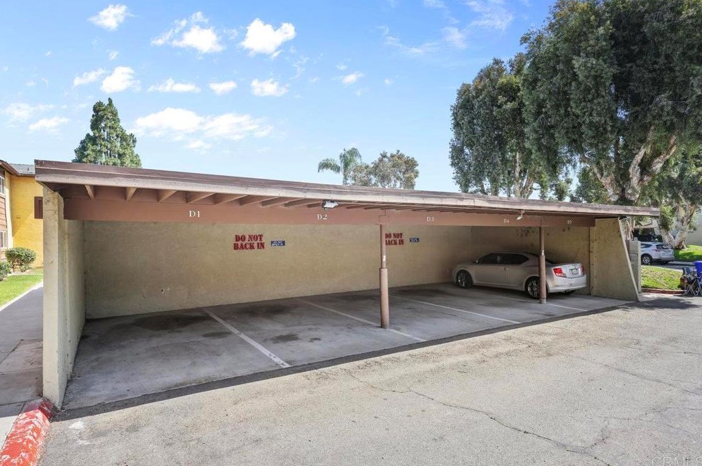 513 Calle Montecito, Oceanside CA  92057-5269 exterior