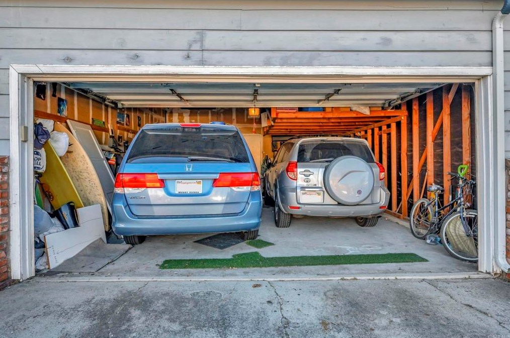 4966 68th St, San Diego CA  92115-1703 exterior