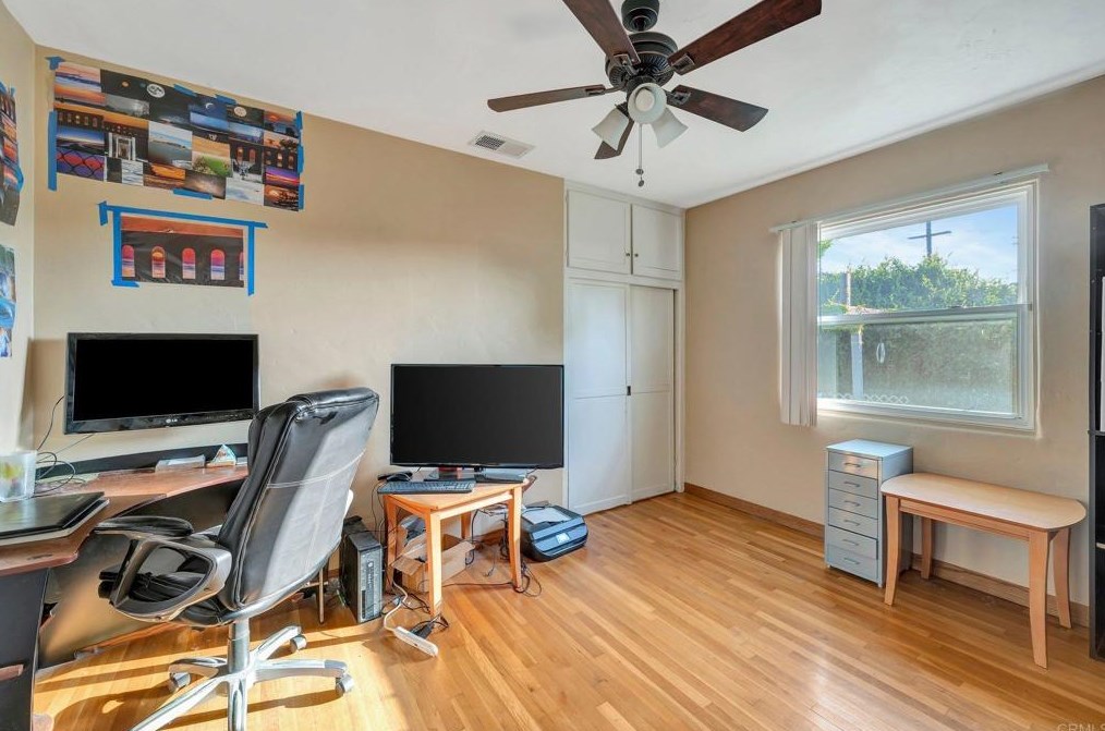 4966 68th St, San Diego CA  92115-1703 exterior