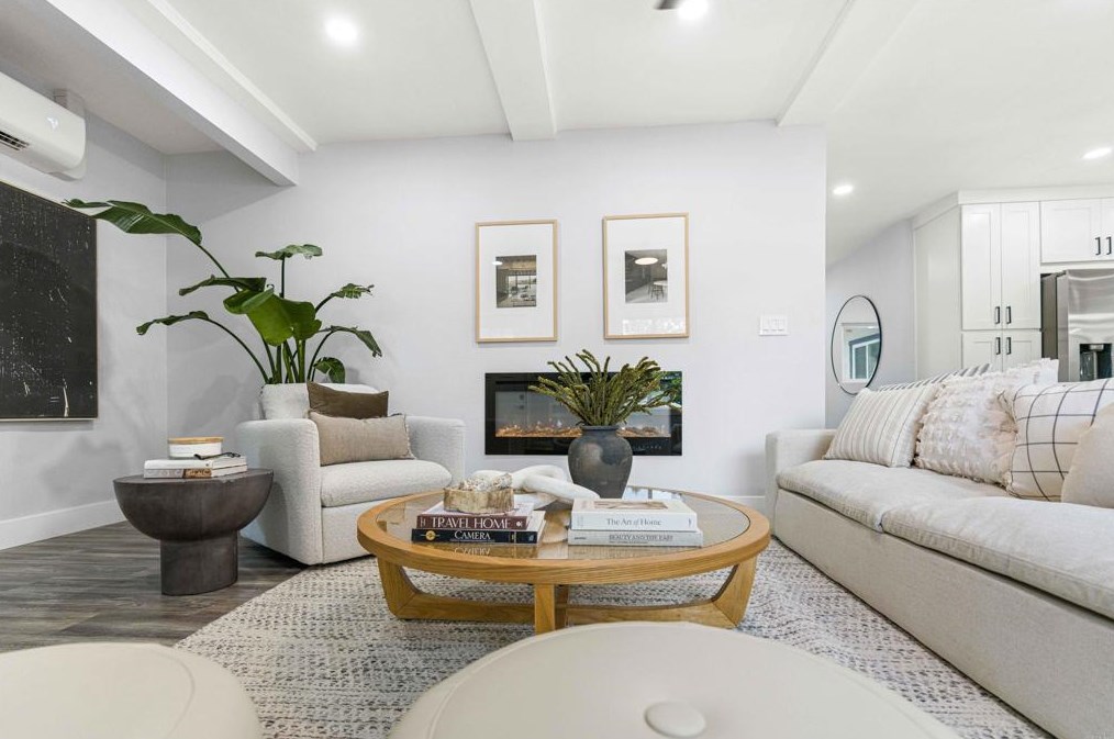 4542 Palm Ave, La Mesa CA  91941-5586 exterior