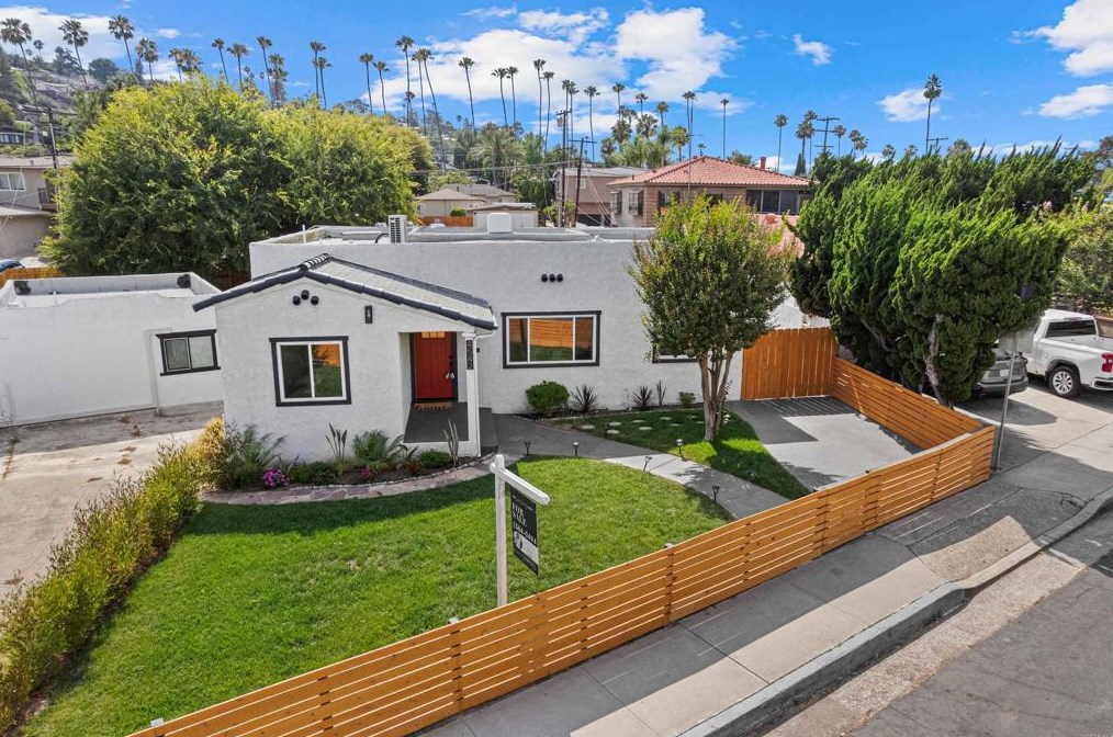 4542 Palm Ave, La Mesa CA  91941-5586 exterior