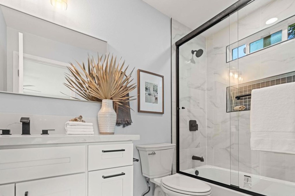 4542 Palm Ave, La Mesa CA  91941-5586 exterior