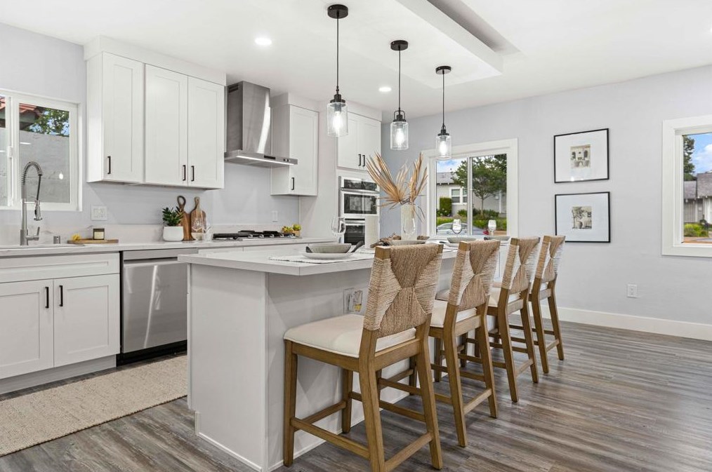 4542 Palm Ave, La Mesa CA  91941-5586 exterior