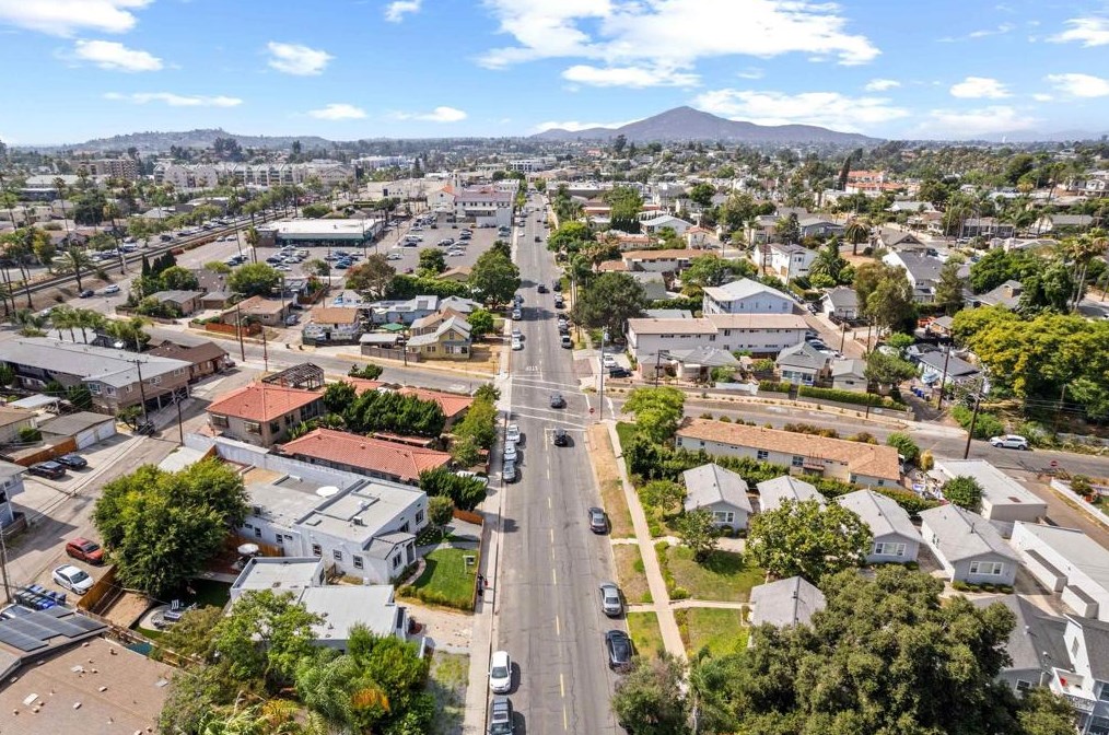 4542 Palm Ave, La Mesa CA  91941-5586 exterior