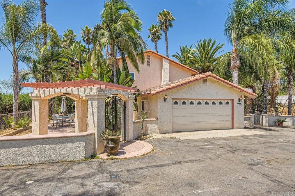 1858 Canyon Heights Rd, Fallbrook CA  92028-9784 exterior