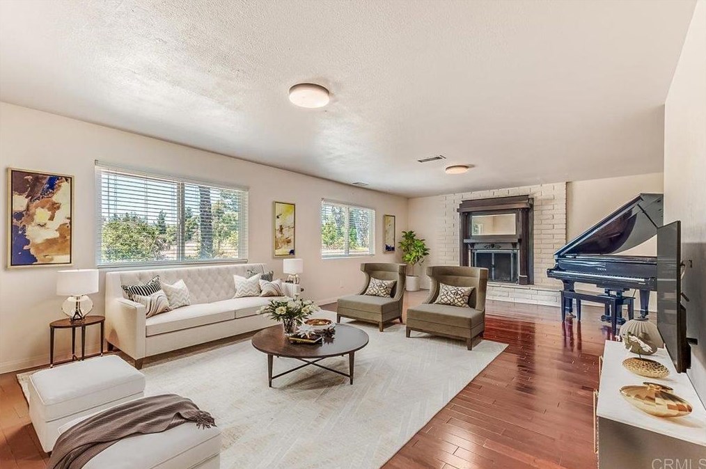 1858 Canyon Heights Rd, Fallbrook CA  92028-9784 exterior