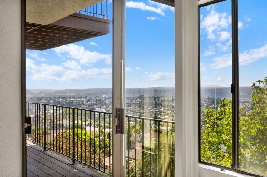 6150 Caminito Sacate, San Diego CA 92120-3155 exterior