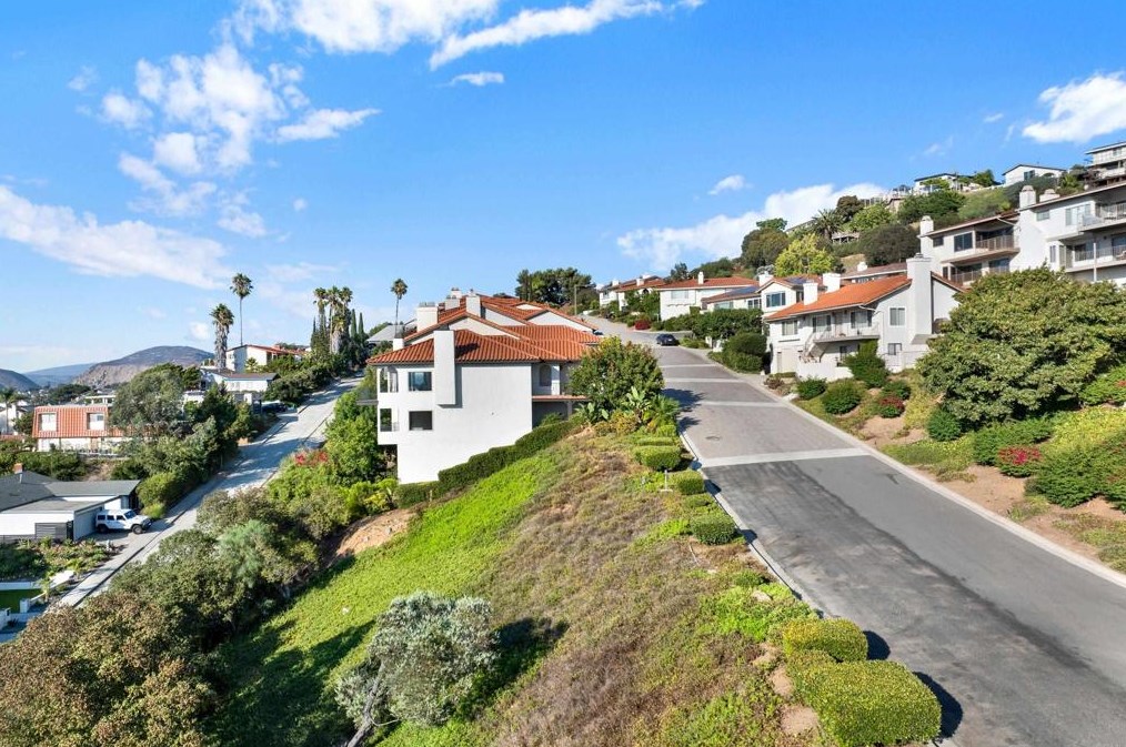 6150 Caminito Sacate, San Diego CA 92120-3155 exterior