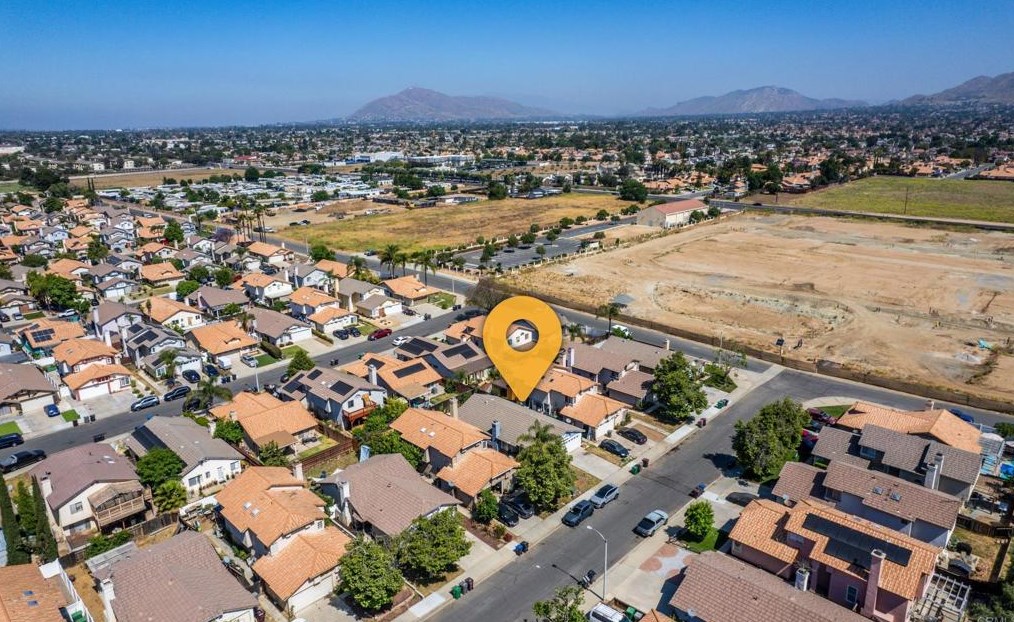 14155 Montego Bay Dr, Moreno Valley CA 92553-2906 exterior