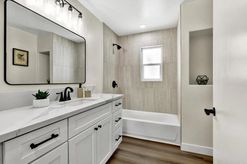 2446 Vista Way, Vista CA 92083-6228 exterior