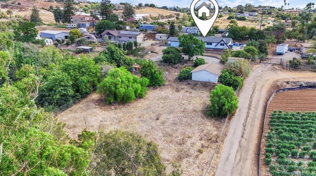 2446 Vista Way, Vista CA 92083-6228 exterior