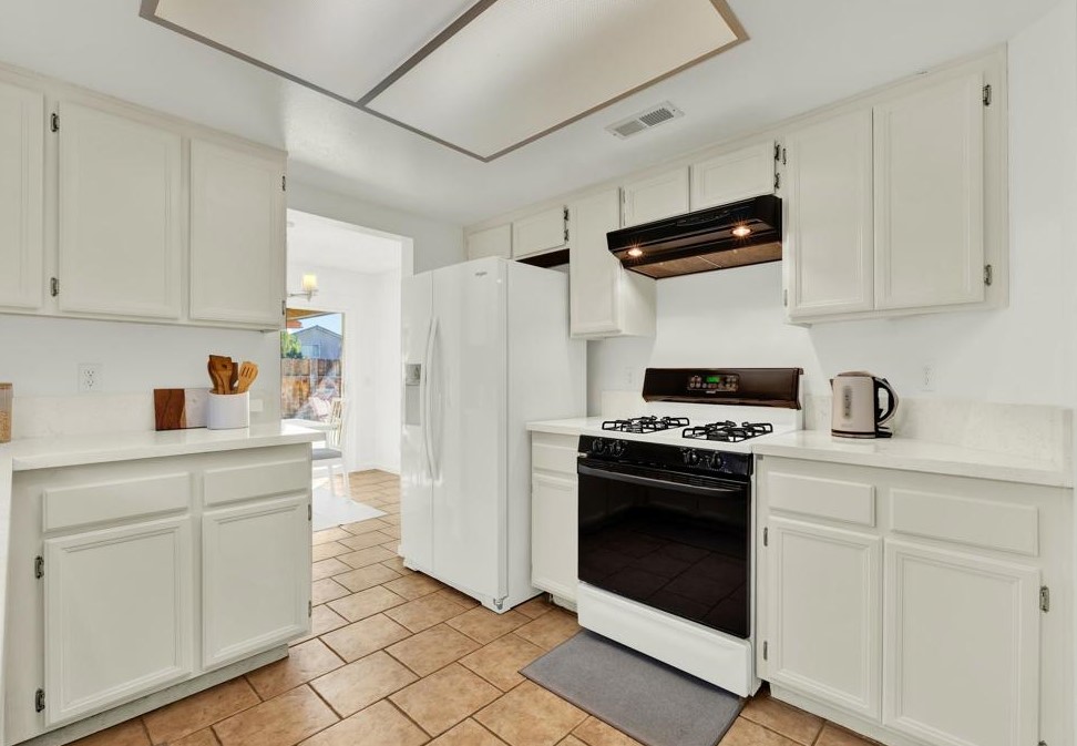 11855 Avenida Marcella, El Cajon CA 92019-4045 exterior