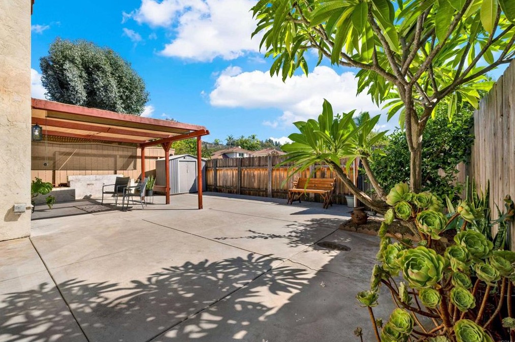 11855 Avenida Marcella, El Cajon CA 92019-4045 exterior