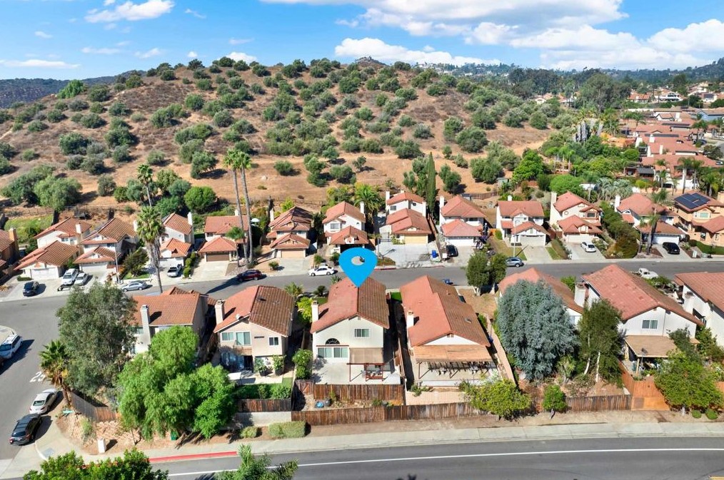 11855 Avenida Marcella, El Cajon CA 92019-4045 exterior