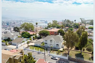 210 Cedro, Solana Beach, CA 22870 - Photo 1