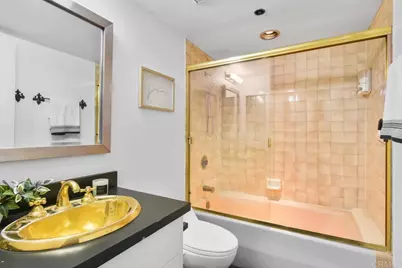 230 W Laurel Street #506, San Diego, CA 92101 - Photo 39