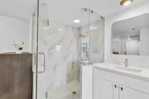 230 W Laurel St, San Diego, CA 92101 - Photo 29