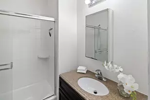 1021 Scott St, San Diego, CA 92106 - Photo 9