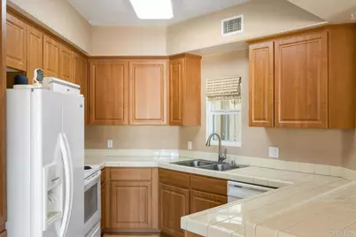 2723 Lake Pointe Drive #231, Spring Valley, CA 91977 - Photo 11