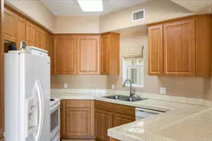 2723 Lake Pointe Dr, Spring Valley, CA 91977 - Photo 11