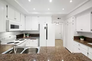 8037 Caminito Mallorca, La Jolla, CA 92037 - Photo 11