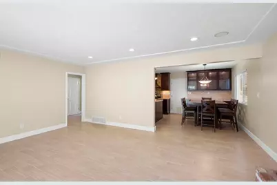 202 E J St, Chula Vista, CA 91910 - Photo 21