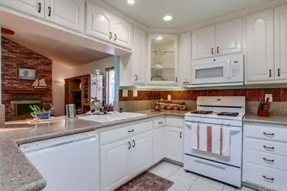 10422 Londonderry Avenue, San Diego, CA 92126 - Photo 11