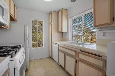 10774 Dabney Drive Drive #20, San Diego, CA 92126 - Photo 13