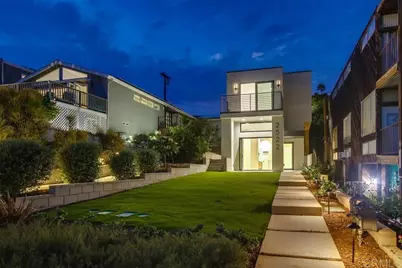 2522 Chalcedony St, Pacific Beach (San Diego), CA 92109 - Photo 3