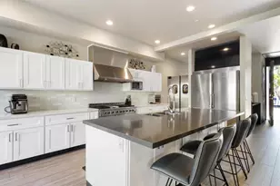 1270 Emerald St, San Diego, CA 92109 - Photo 11