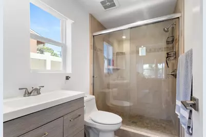 1270 Emerald Street, San Diego, CA 92109 - Photo 25