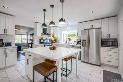 39685 Almansa, Murrieta, CA 92562 - Photo 3