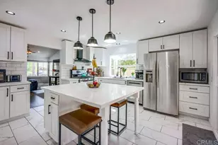 39685 Almansa, Murrieta, CA 92562 - Photo 3