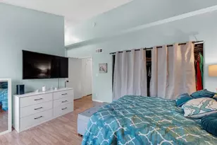 14293 Foothill Blvd, Sylmar, CA 91342 - Photo 17