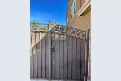 37052 Whispering Hills Dr, Murrieta, CA 92563 - Photo 5