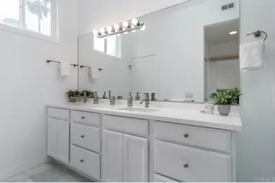 5050 Cahuenga Boulevard, North Hollywood, CA 91601 - Photo 11