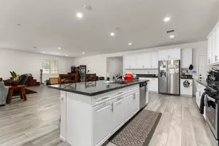 34885 Heartland Ln, Murrieta, CA 92563 - Photo 7