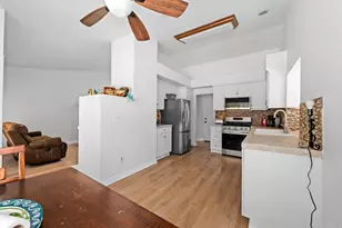 39938 Pearl Dr, Murrieta, CA 92563 - Photo 9