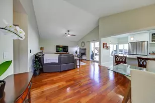 595 Hampshire Ln, Chula Vista, CA 91911 - Photo 3