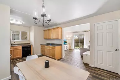 2528 White Oak Place #5, Escondido, CA 92027 - Photo 3