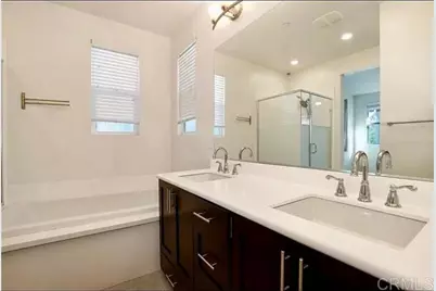 12835 W Hemingway Drive, San Fernando, CA 91340 - Photo 15