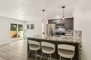 8262 Gilman Dr, La Jolla, CA 92037 - Photo 11