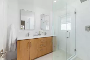 1674 Evergreen St, San Diego, CA 92106 - Photo 27