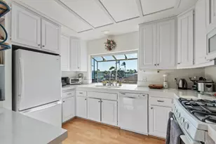 966 C Ave, Coronado, CA 92118 - Photo 23
