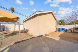 154 E 11th St, Perris, CA 92570 - Photo 25